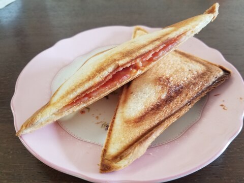 一人ランチ☆ピザチーズとベーコンのホットサンド